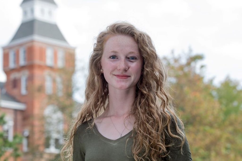 Read more about the article English Major and Citizen Scholar to Graduate with Perfect 4.0 GPA